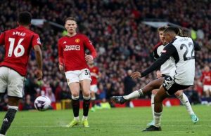 Iwobi strikes late as Fulham beat Man United