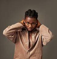 Omah Lay turns up the heat: gives shoutouts to lady he danced with intensely at concert