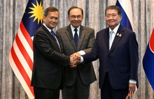 Thailand and Cambodia agree to immediate ceasefire, Malaysian PM says | World News