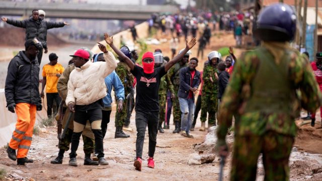 skynews-kenya-nairobi-protest_6959633.jpg