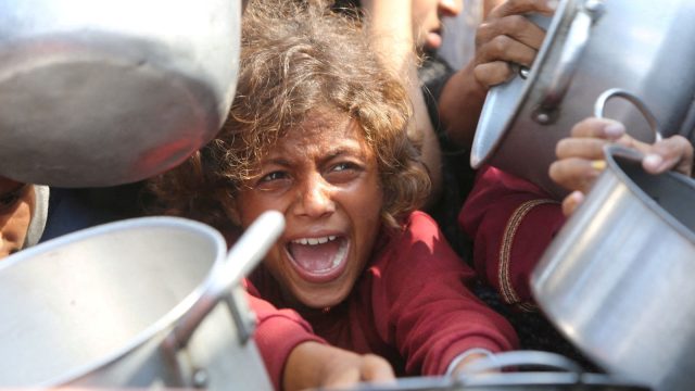skynews-khan-younis-gaza-hunger_6997984.jpg