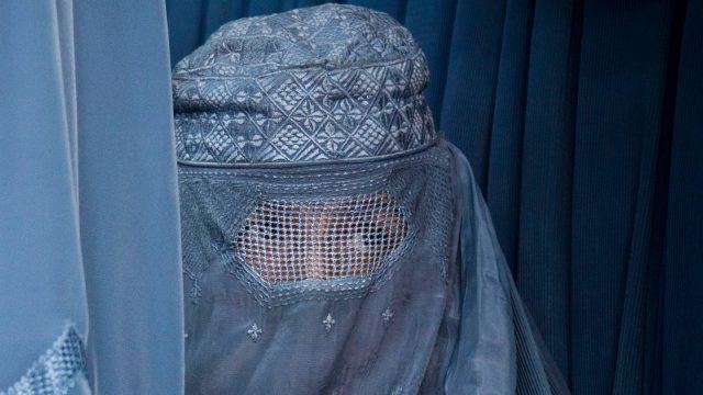 skynews-burqa-afghanistan_5763397.jpg