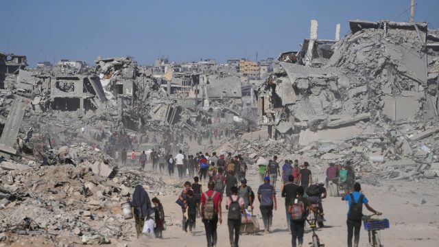 skynews-gaza-gaza-displaced_7048175.jpg
