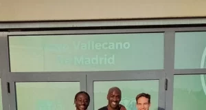 Otto Addo visits Mumin as the defender continues his recovery from a lengthy injury layoff