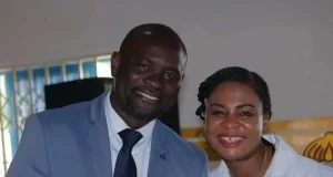 Y3su koraa y3 gyae hem: Late John Kumah’s wife marries again
