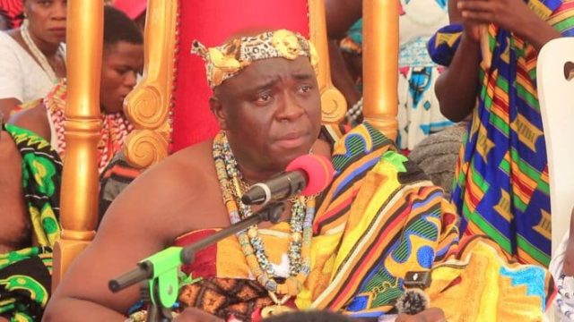Togbuiga-Dorglo-Anumah-VI-Paramount-Chief-Avenor-Traditional-Area-696x392.jpg
