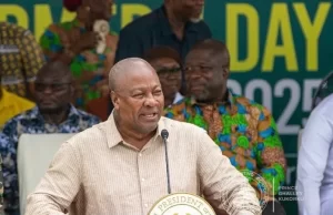 Mahama Calls on Salaried Workers to Take Up Farming as Extra Income