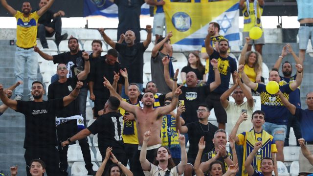 skynews-maccabi-tel-aviv-fans_7055538.jpg