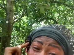 Beautiful Ghanaian lady cries over heartbreak