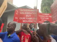 Farmers demonstrate at COCOBOD head office over price cut