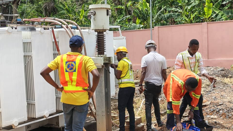 ECG-engineers-fixing-new-transformers.jpg
