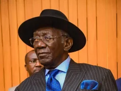 Former President Kufuor demands salary increase for public sector workers