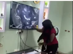 Girlfriend destroys boyfriend’s TV set for answering a call from another lady