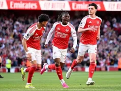 Arsenal beat Newcastle to go top