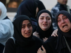 Israel steps up strikes on Lebanon and Hezbollah attacks continue as talks loom