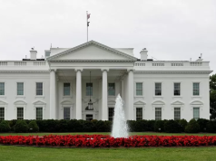 White House staff told not to place bets on prediction markets