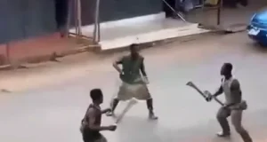 Akim Oda: Youths filmed fighting and injuring themselves with cutlasses