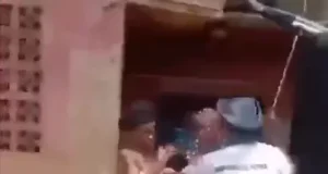 Lady teams up with her friends to lash another lady for sleeping with her man