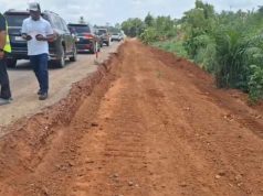 Roads Minister confronts contractor over ‘unacceptable’ delays on Techiman–Wenchi road