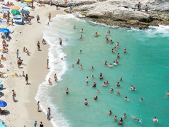Tui sees summer sales fall 10% due to cautious UK customers