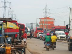 Motorists and pedestrians decry worsening encroachment on roads and pavements in Avenor