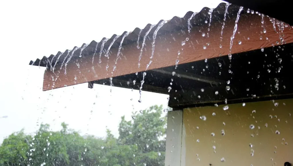 519202593610-tyobsfer6l-noisy-rain-on-a-metal-roof-bighomeprojectscom.webp