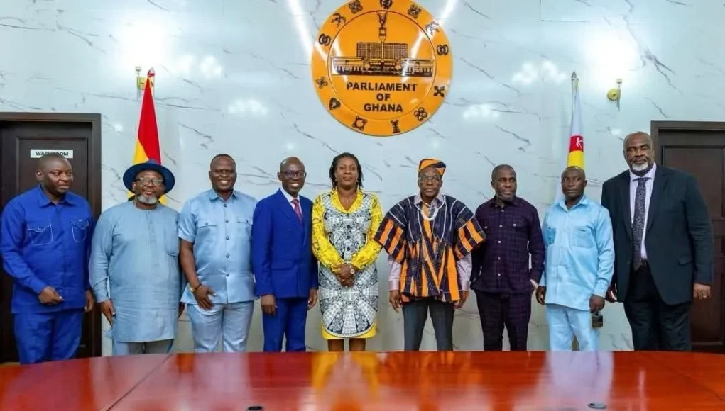 The-board-of-GRIDCo-with-the-Speaker.jpg