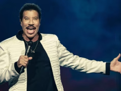 Lionel Richie leaves fans concerned after illness forces him to end concert early