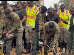 Mahama joins residents, sanitation workers for clean-up exercise at Tse Addo