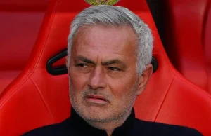 Mourinho says he agreed to replace Ferguson at Man Utd