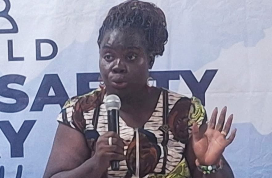 Efua-Commeh_top.jpg