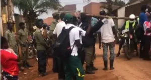Landlady locks all her tenants in the house and burns them to death due to pressure from bank loans