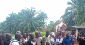 Woman’s in-laws go into panic and try to shut her up during oath-swearing