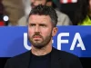 Carrick refuses to rule out dropping Fernandes in emotional address