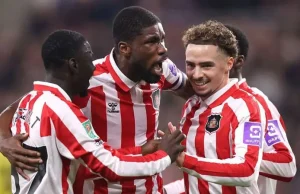 Sunderland brush aside Brentford to reach quarters