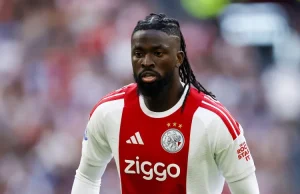 Peter Bosz heaps praise on Nigerian striker Tolu Arokodare