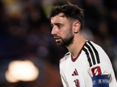 Fernandes to stay captain as Rooney calls Man Utd players babies