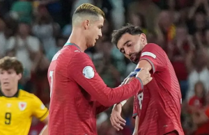 Ronaldo ‘greatest symbol’ of Portugal – Fernandes